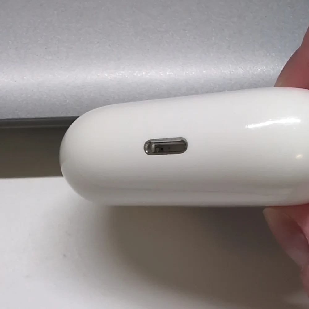 Airpods Pro 1 with Magsafe charging case